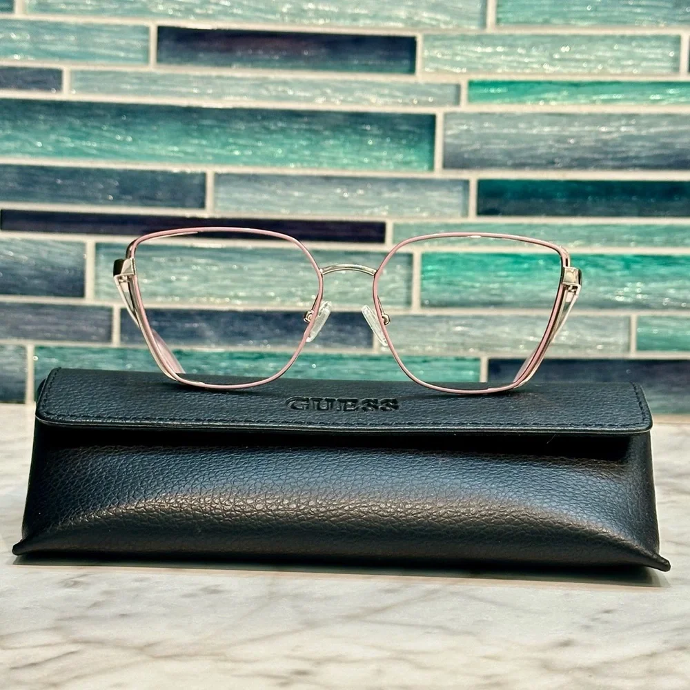 Guess stylish rose